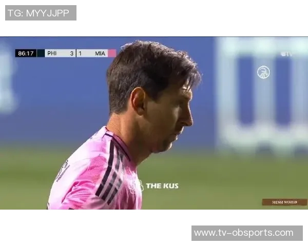 梅西怒斥裁判任意球争议现场频繁摆球与手势互动引发热议 梅西怒斥裁判任意球争议现场频繁摆球与手势互动引发热议