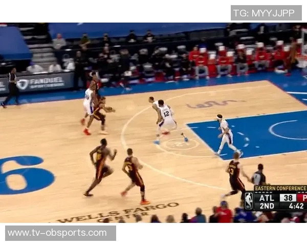 马克西半场表现出色10投6中砍下18分3篮板4助攻尽管有4次失误依然贡献良多