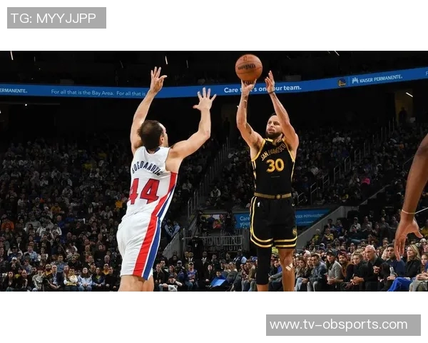 库里回应新规引发的投篮争议：鼓励球员勇敢尝试超远压哨投篮